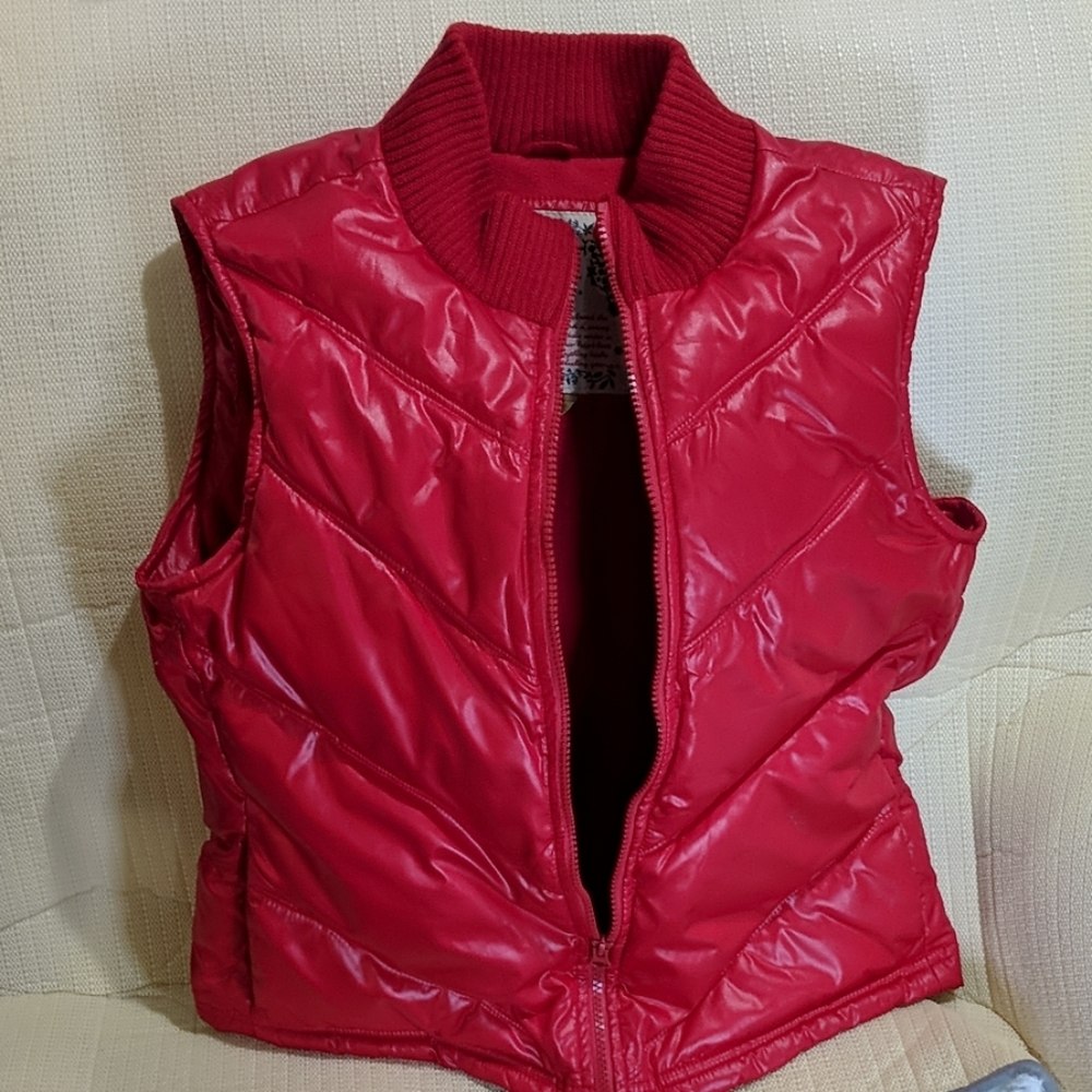 ⬇️💲Old Navy red vest